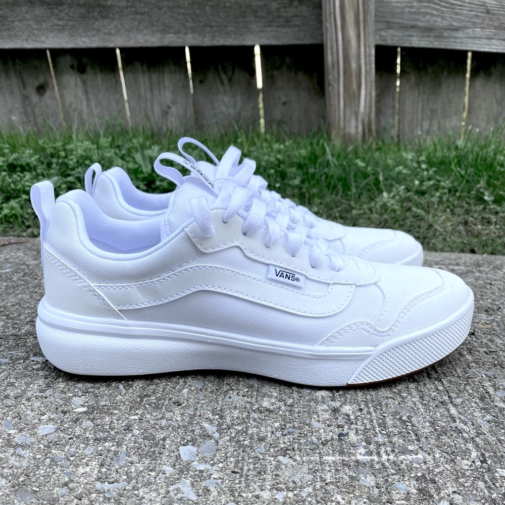 Vans Range EXP Women’s Sneakers Size 7- NIB
